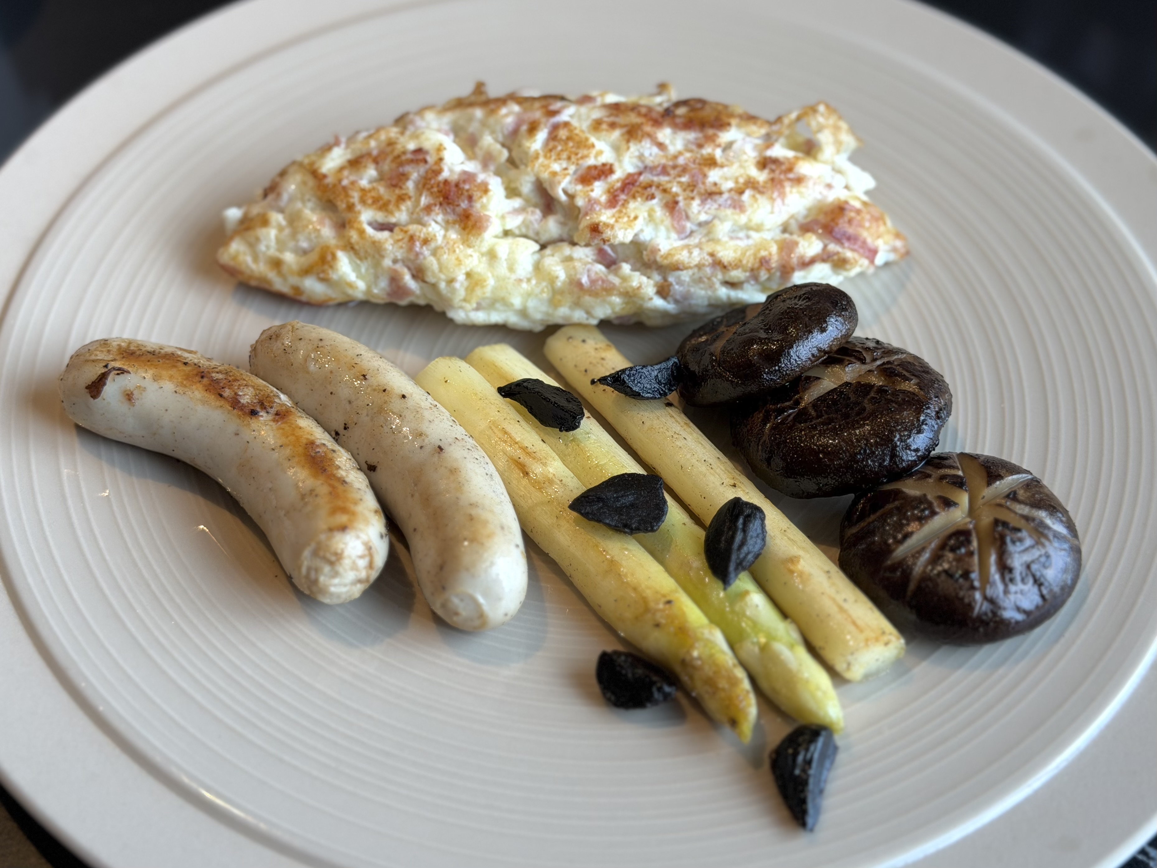 Fairmont Hanoi Gold Lounge a la carte breakfast