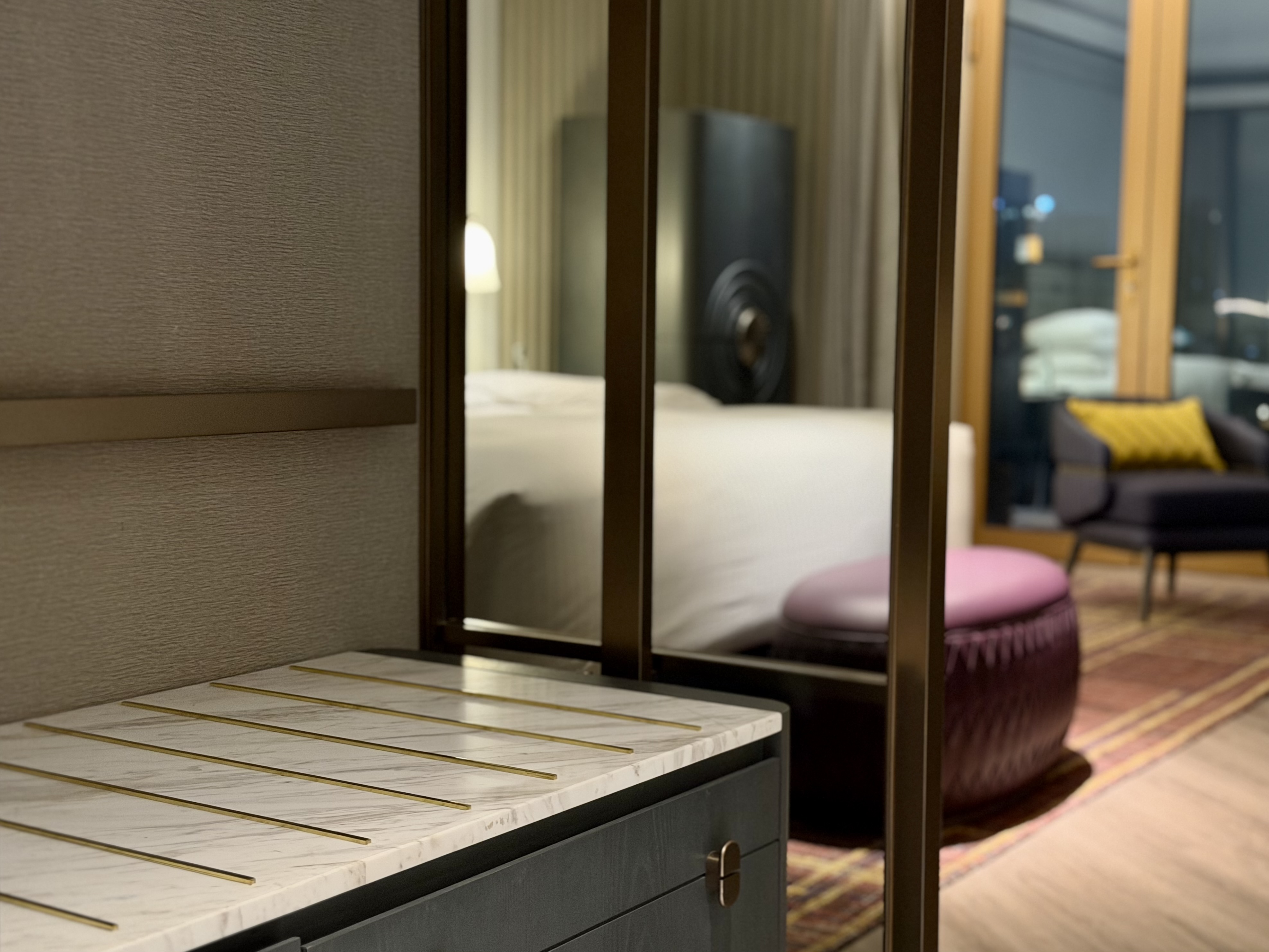 Fairmont Hanoi room luggage shelf
