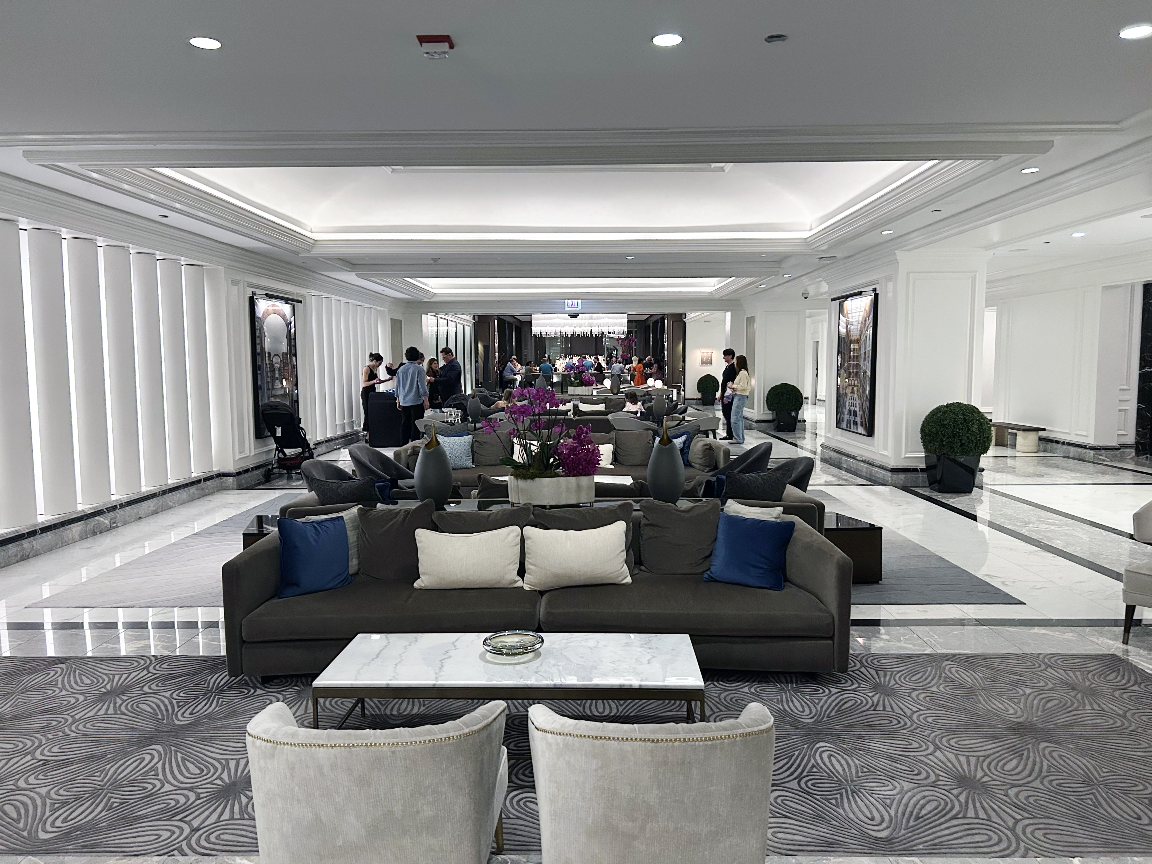Four Season Chicago lobby seating