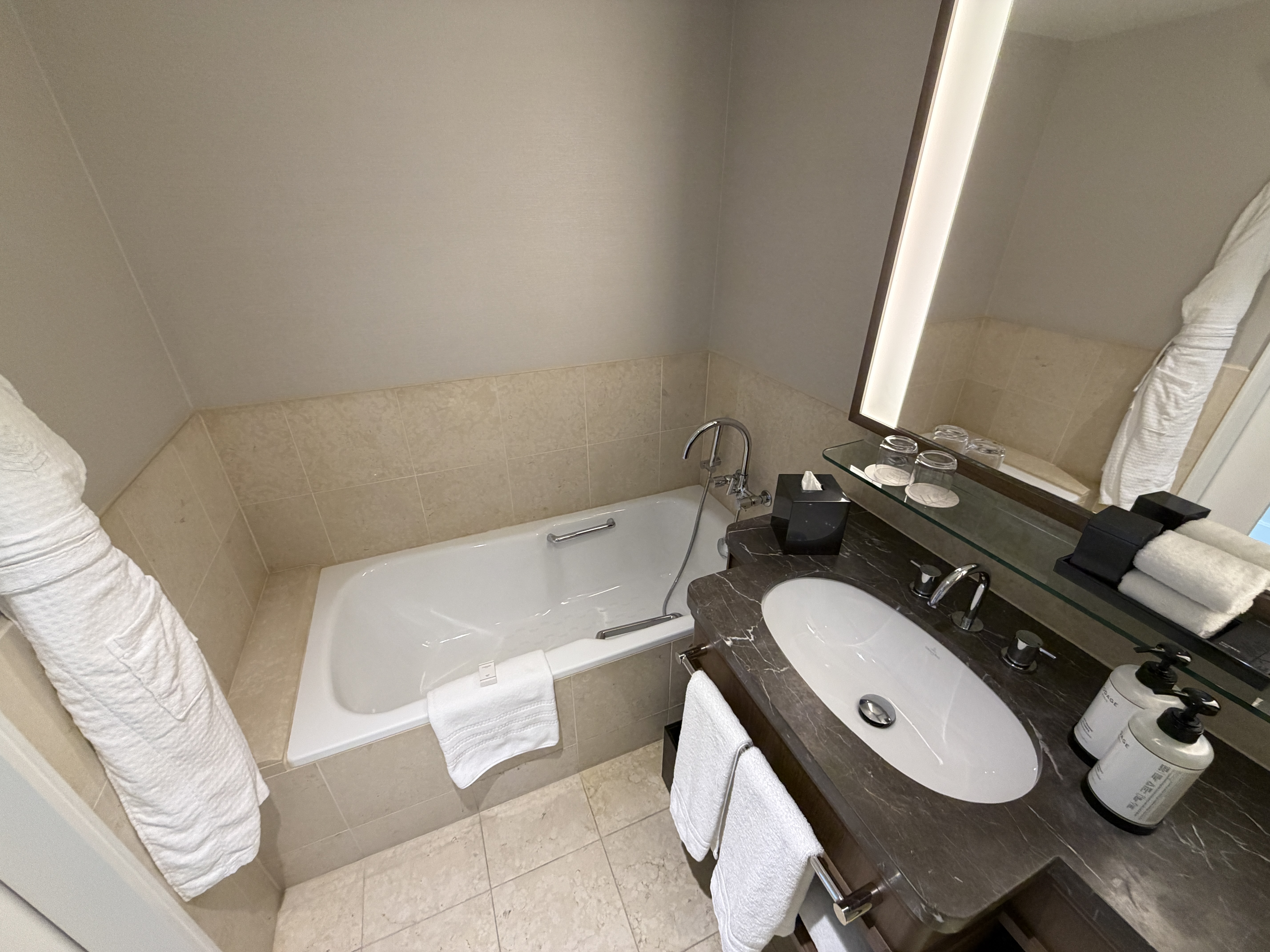 Four Seasons Sydney King Rom Bathroom Four Seasons Sydney King Rom Bathroom