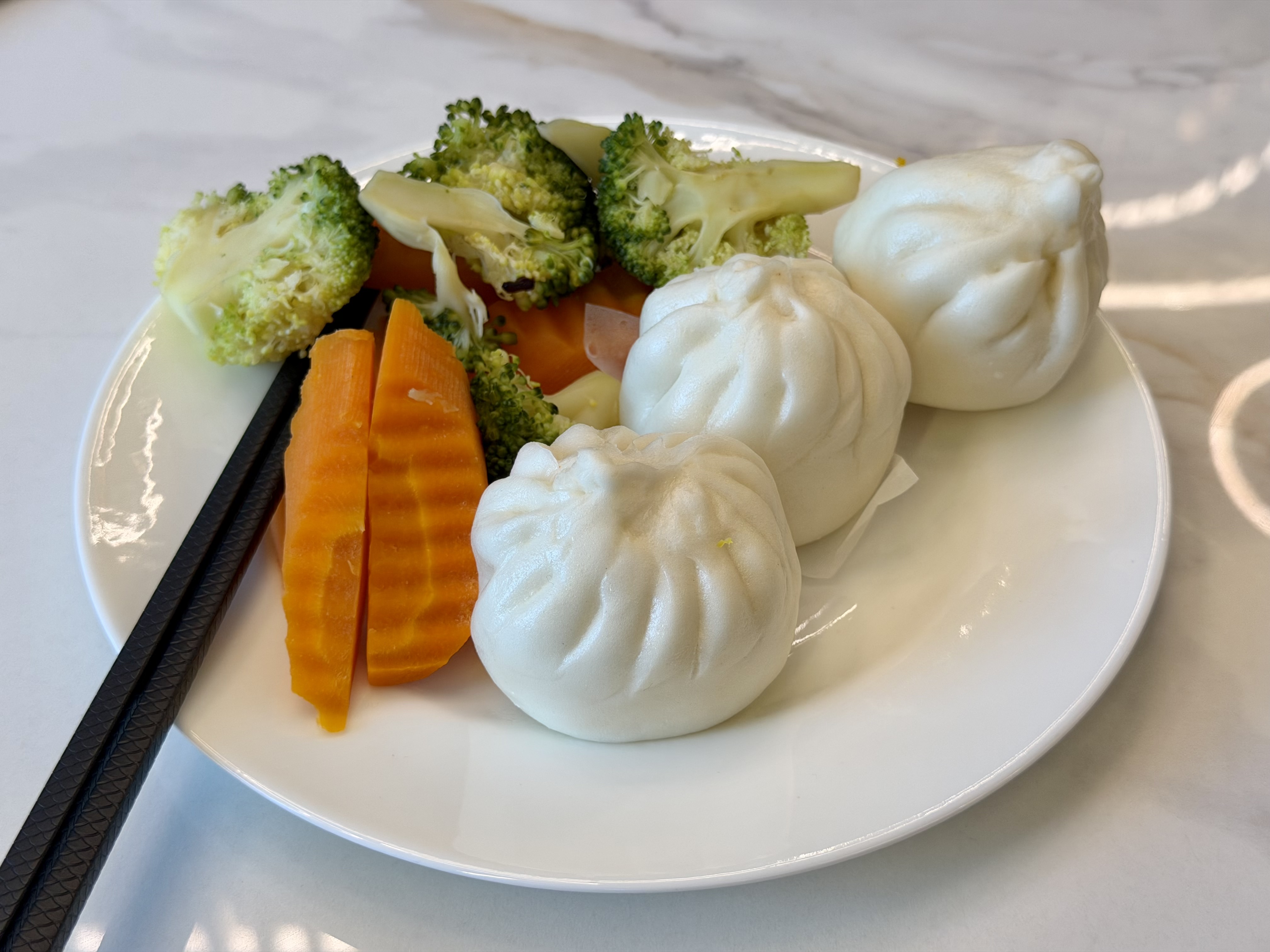 Hanoi Airport Vietnam Airlines Lotus Lounge food