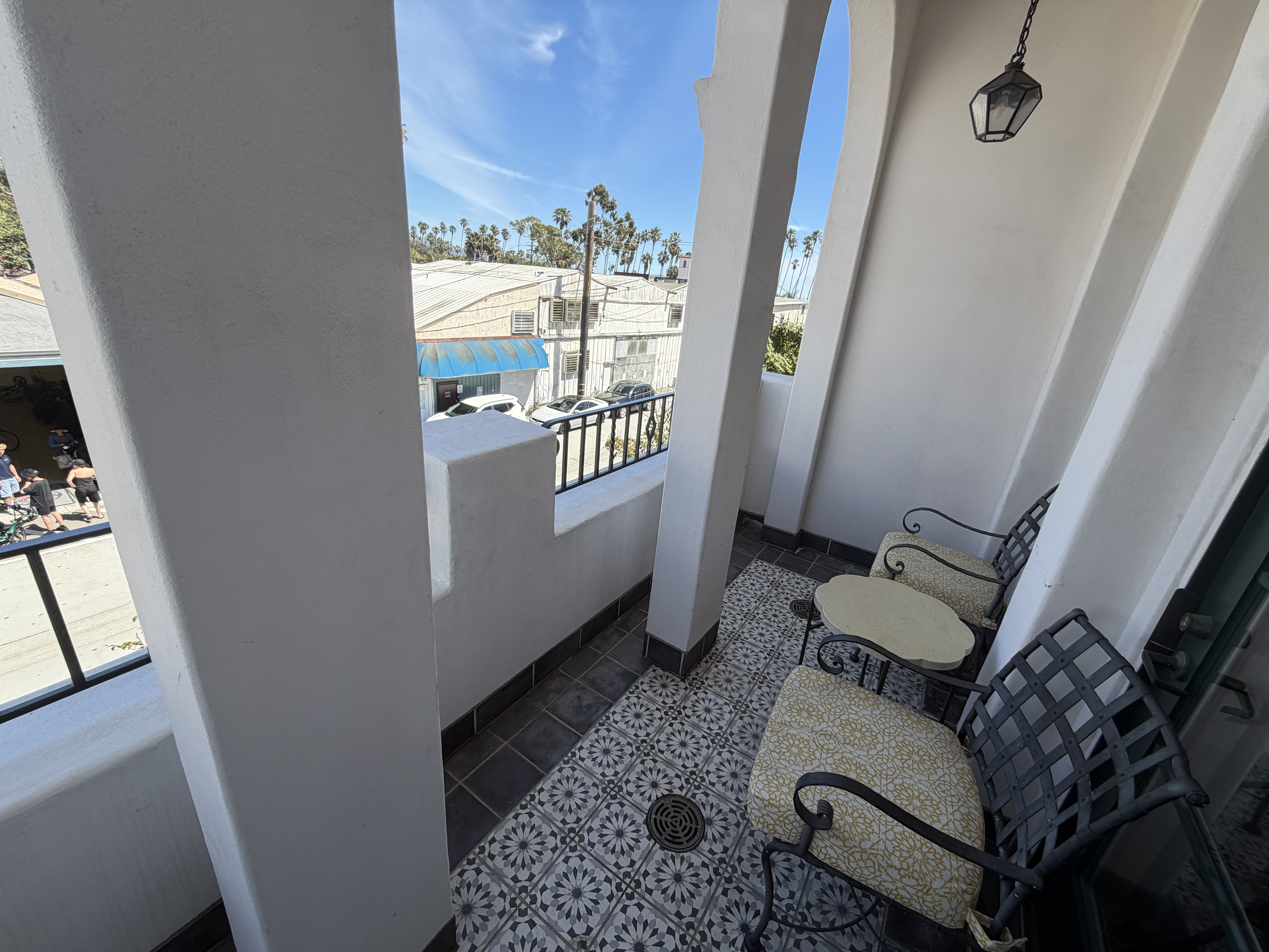 Hote Californian Balcony Hote Californian Balcony