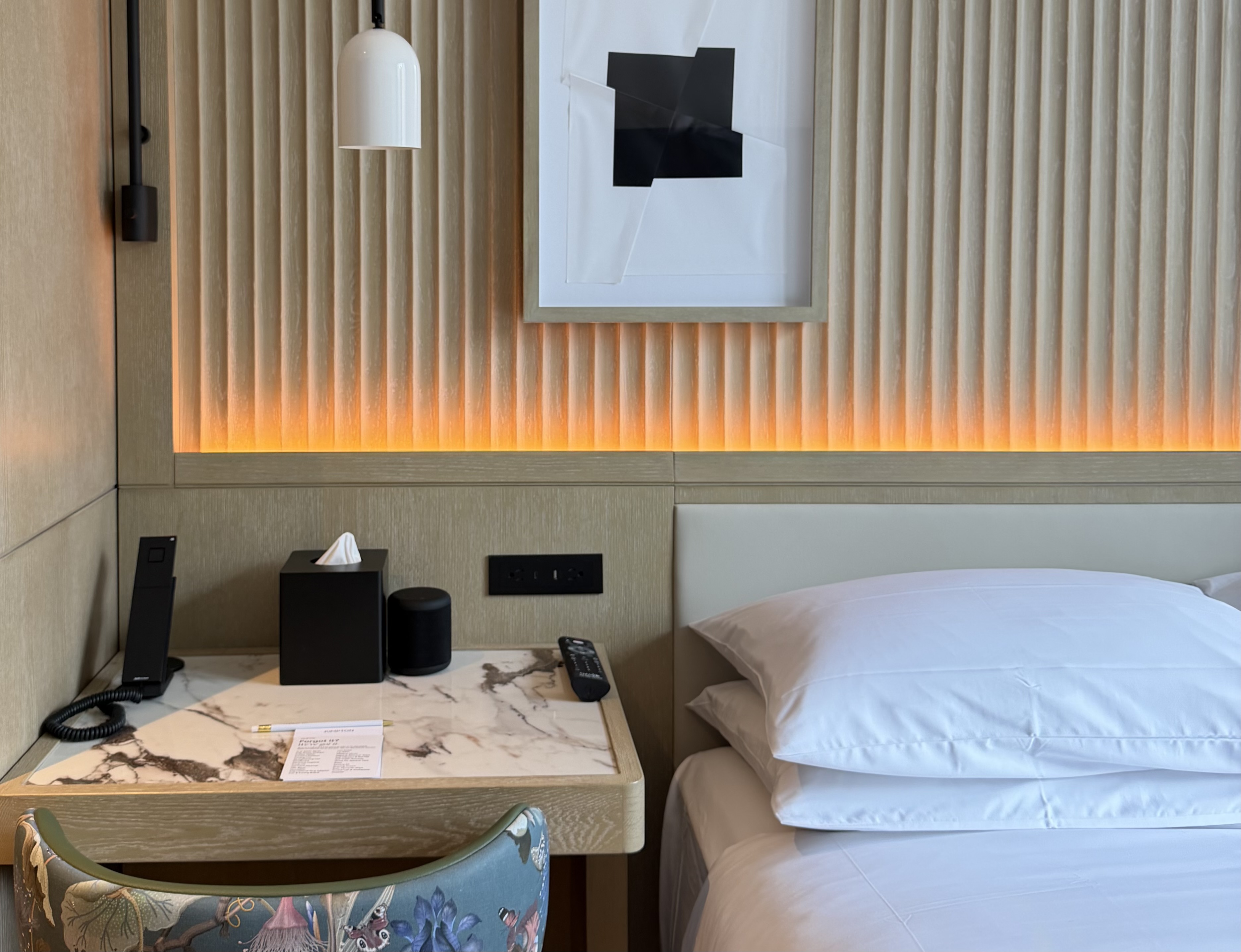 Kimpton Era Midtown bedroom