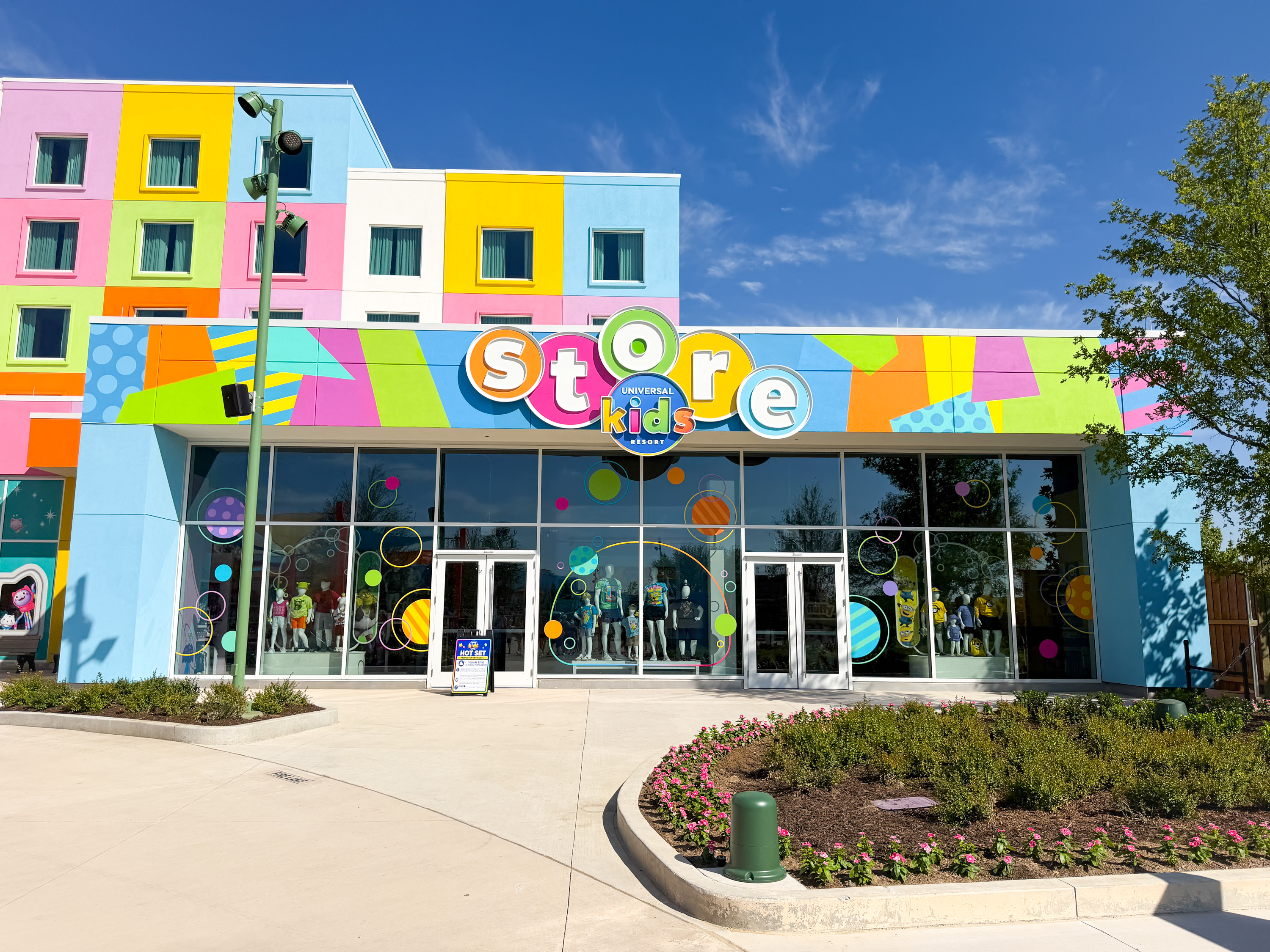 Univeral Kids Resort Stores