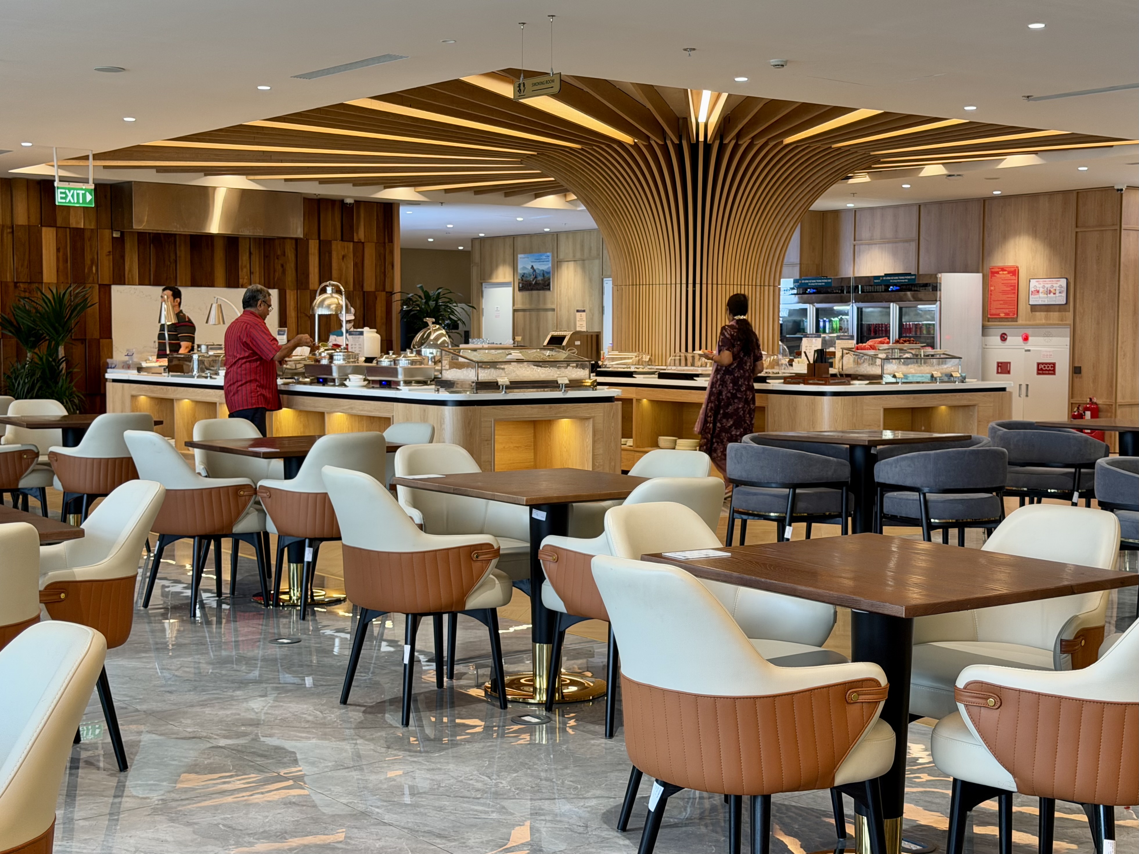 Vietnam Airlines Lotus Lounge dining area at Hanoi Airport