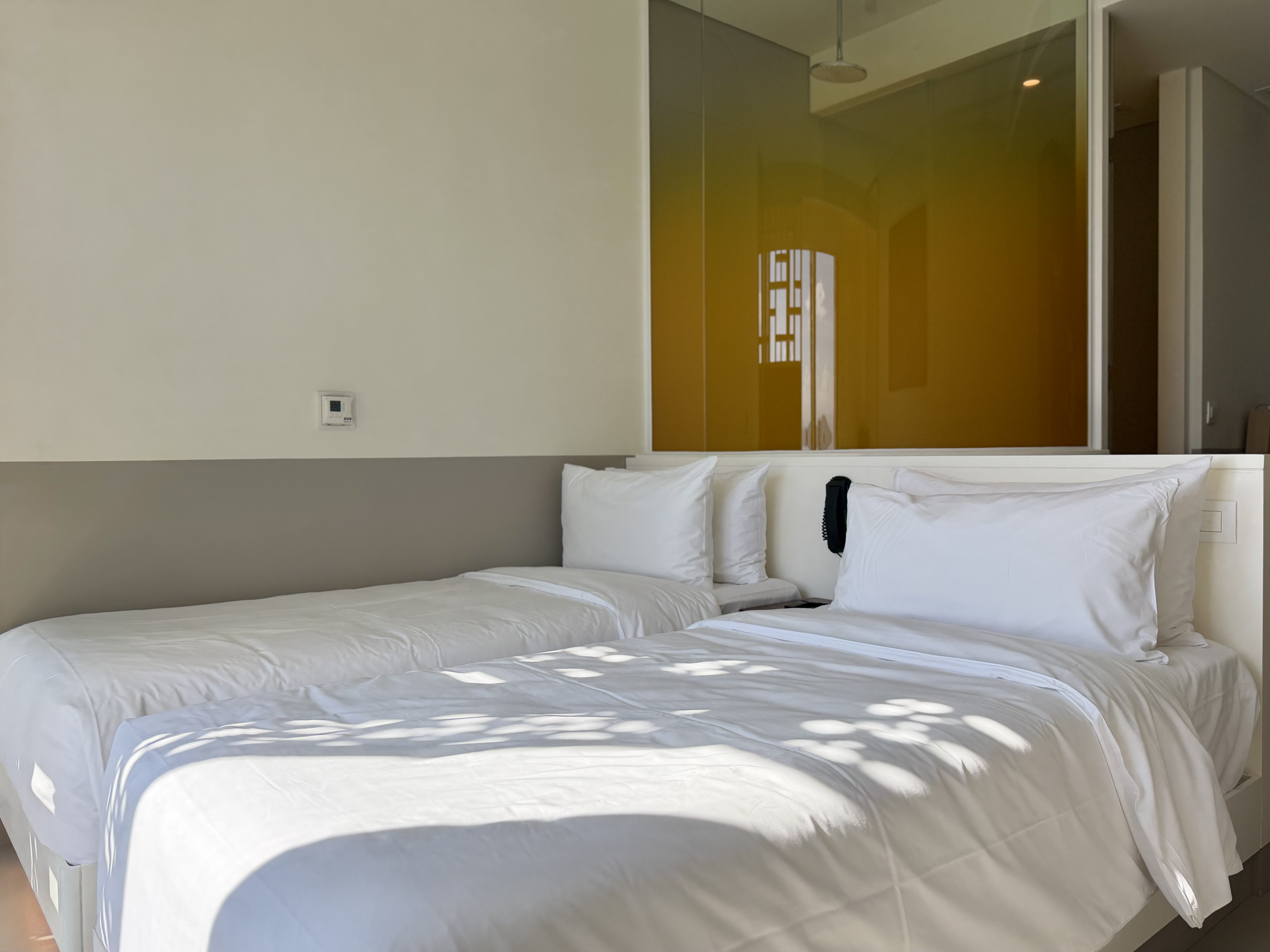 Wink Danang Riverside room twin beds