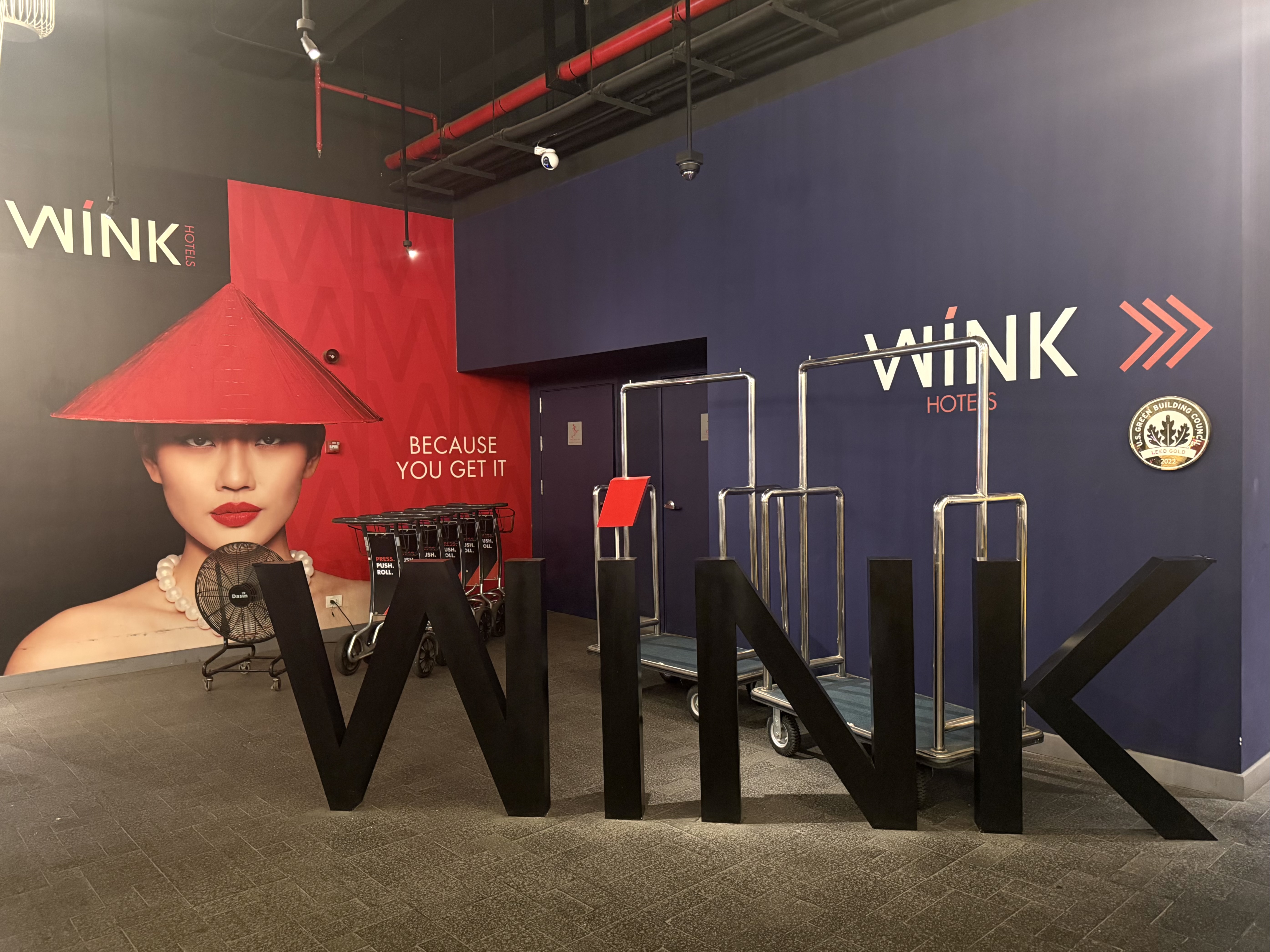 Wink Danang Riverside street sign